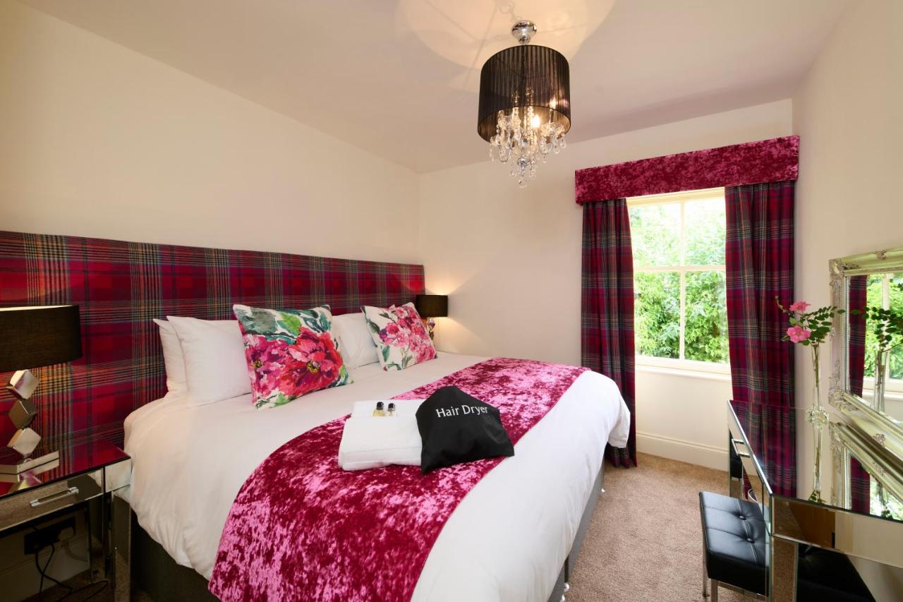 Holiday home Monkland